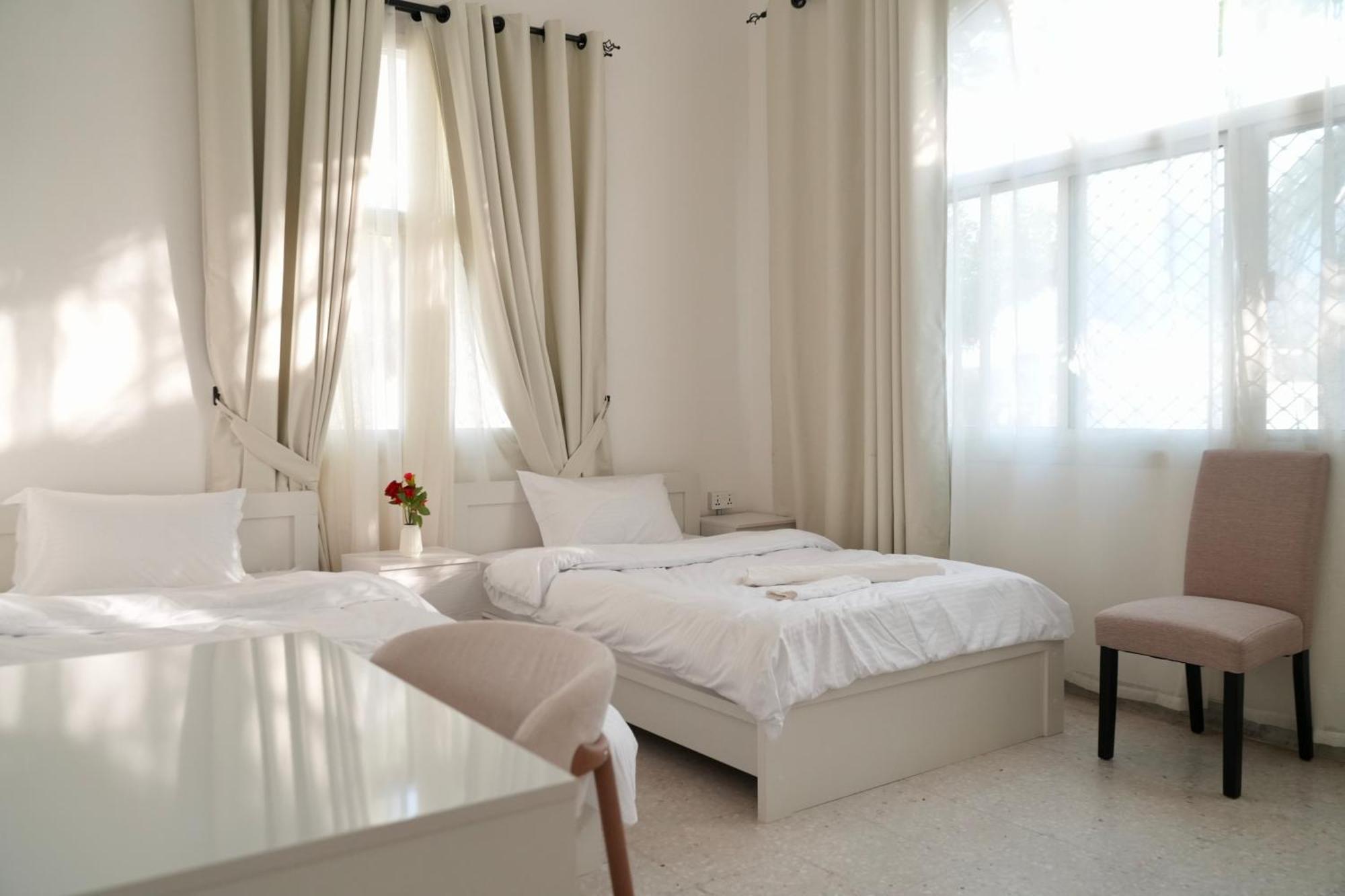 Villa For Rent In 7 Near Corniche