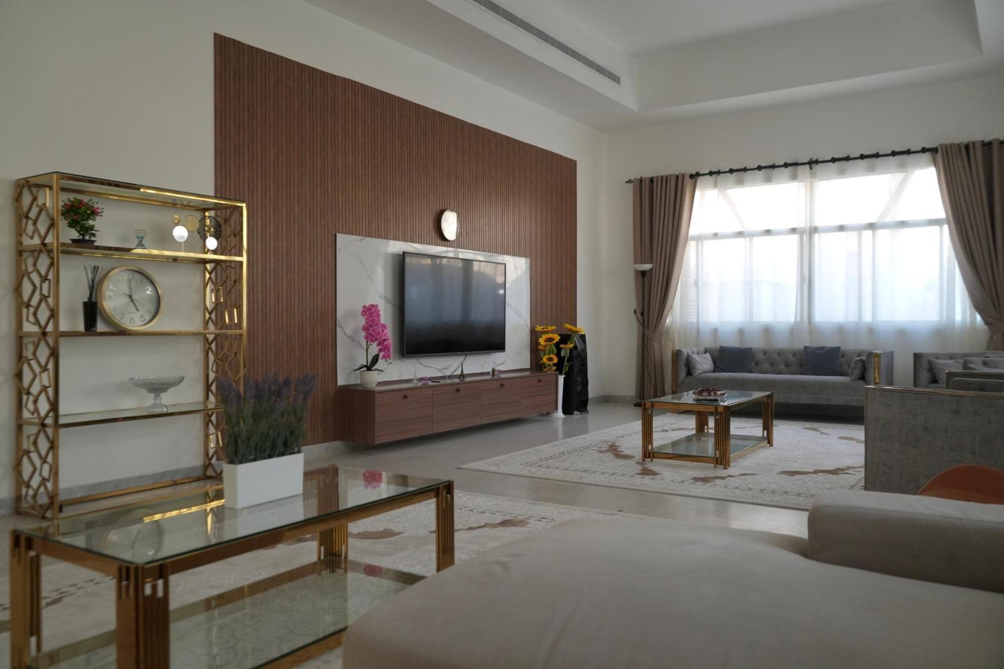 For Rent In 7 Near Corniche Villa