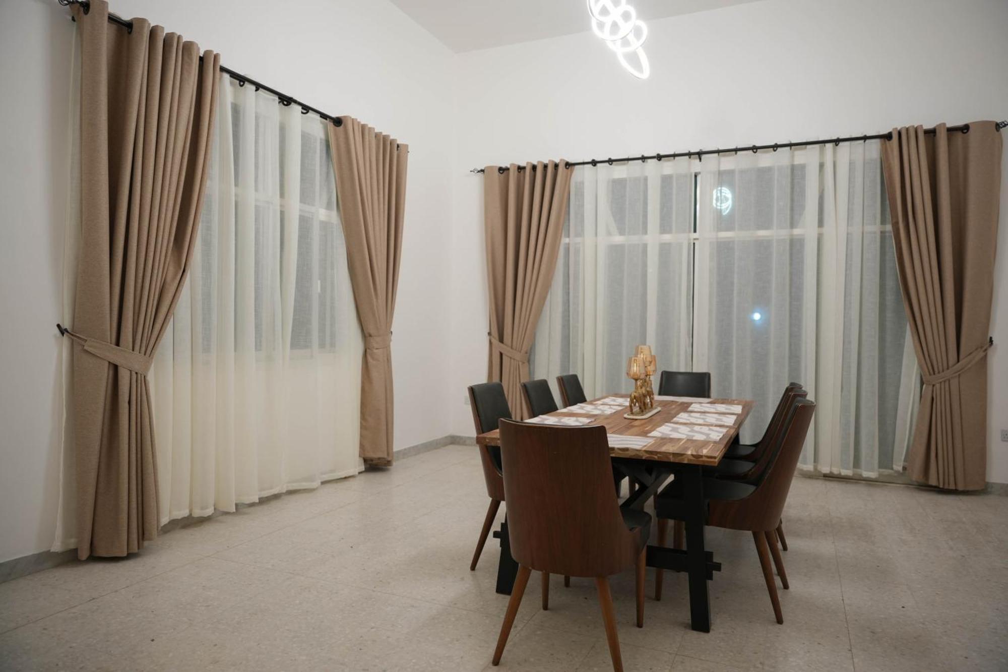 Villa For Rent In 7 Near Corniche